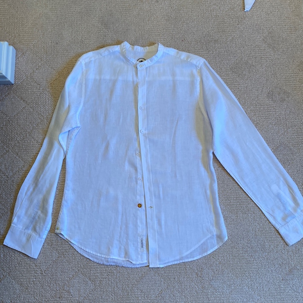 Ganesh men’s white button down linen shirt. Size L